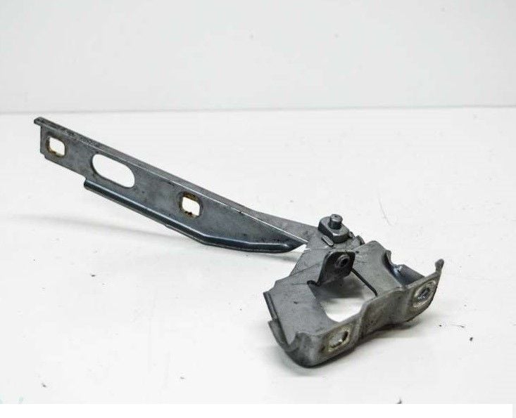 AUDİ - MOTOR KAPUT MENTEŞESİ SOL A4 2009- - 8K0823301