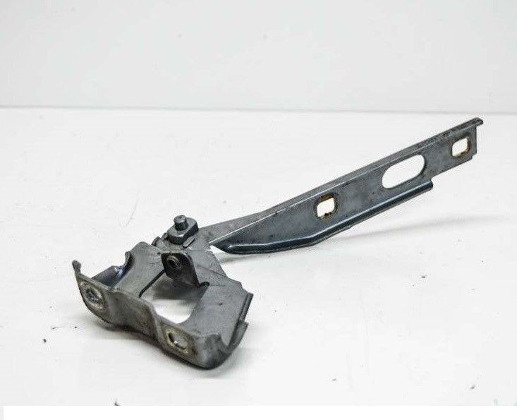 AUDİ - MOTOR KAPUT MENTEŞESİ SAĞ A4 2009- - 8K0823302