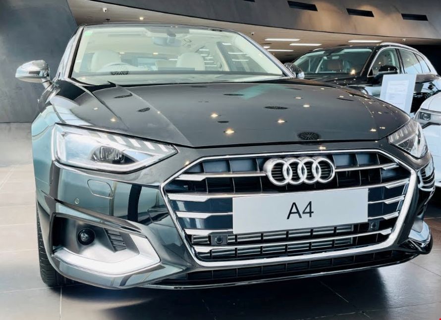 AUDİ - ÖN TAMPON (2 SENSÖR+YIKAMASIZ) A4 2020- - 8W0807065M GRU