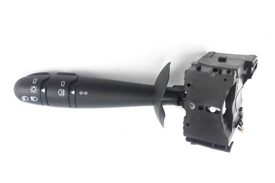 FAR KORNA SİNYAL KOLU LOGAN-SANDERO 1.2-1.4-1.6-1.5 DCİ 09 > Ön / Arka Sis lambasi fonksiyonu ile 6001551361-8200792587