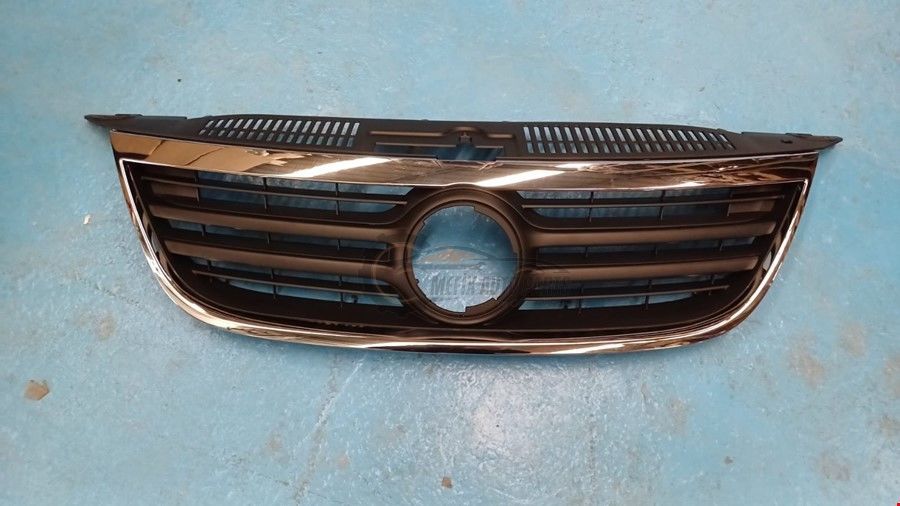 VOLKSWAGEN - ÖN PANJUR (KROM ÇERÇEVE İÇİ SİYAH) TİGUAN 2009- - 5N0853651-
