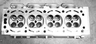 SİLİNDİR KAPAĞI SKODA FAVORİT 136L SUBAP YAY VE TIRNAKLARI ÜZERİNDE  047103063H-047103063L-047105063K