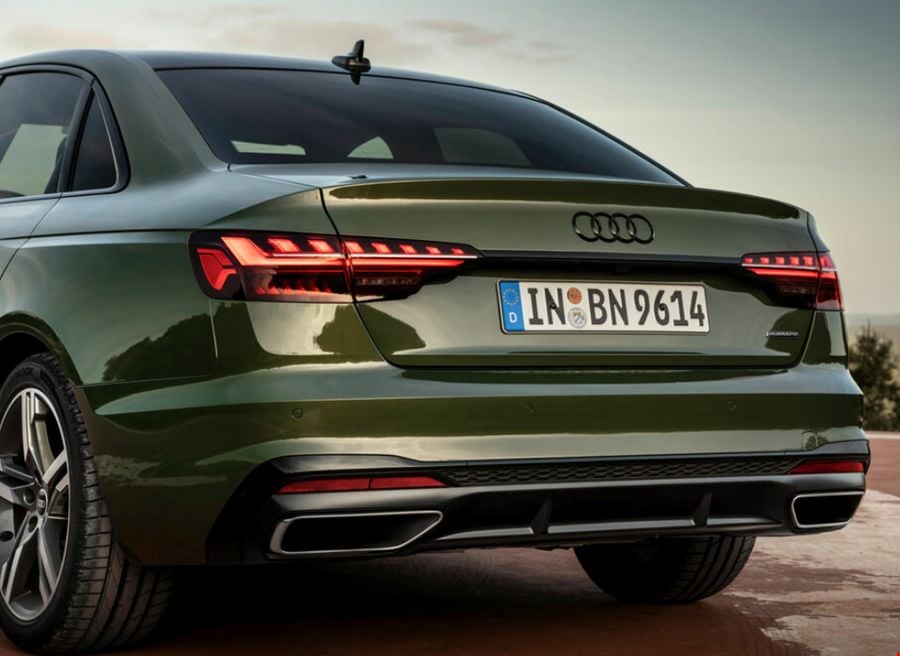 AUDİ - ARKA TAMPON ÇITASI SAĞ S-LİNE SİYAH A4 2020- - 8W0853556 YB9