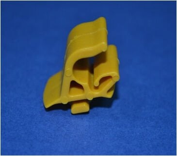 MOTOR KAPUT TEL DAYAMA PLASTİĞİ LINEA