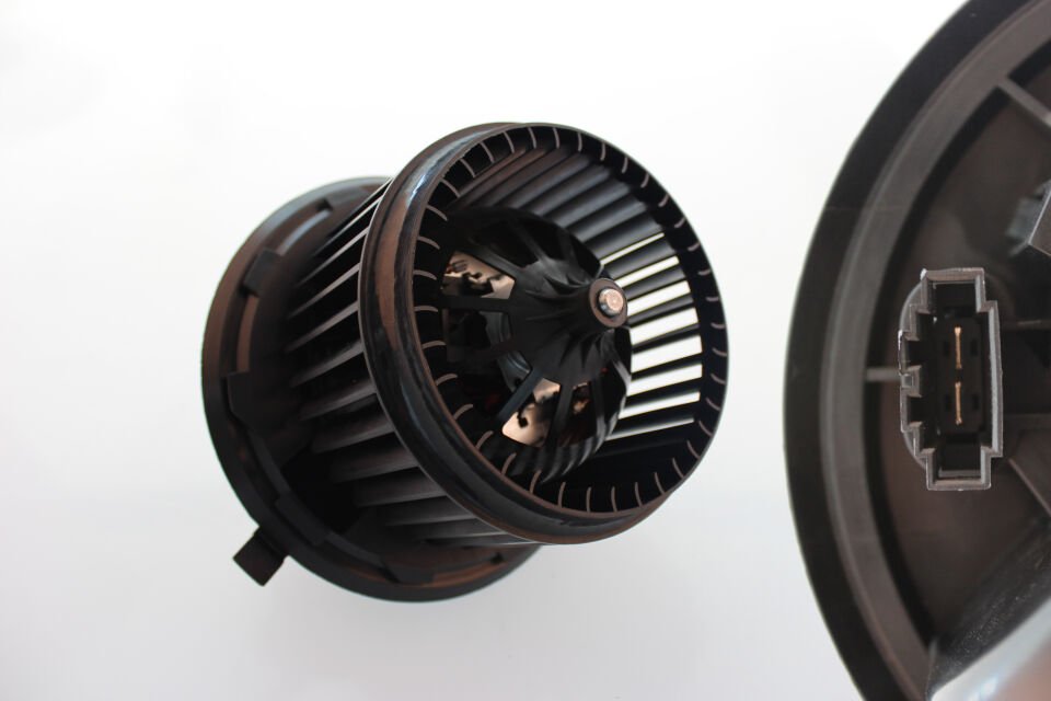 KALORİFER MOTORU TRANSPORTER T5 T6 TOUAREG SHARAN Q7 (REZİSTANSLI)