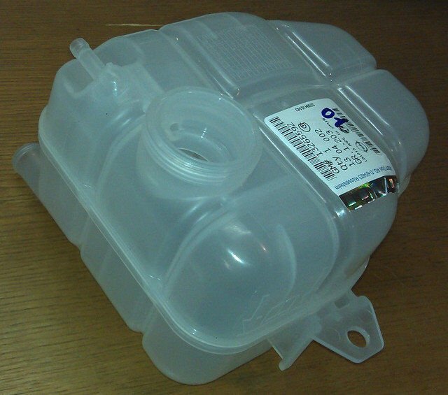 YEDEK SU DEPOSU KAPAKLI GENLEŞME TANKI OPEL MERIVA B 1.4-1.6-1.7CDTI 10>17