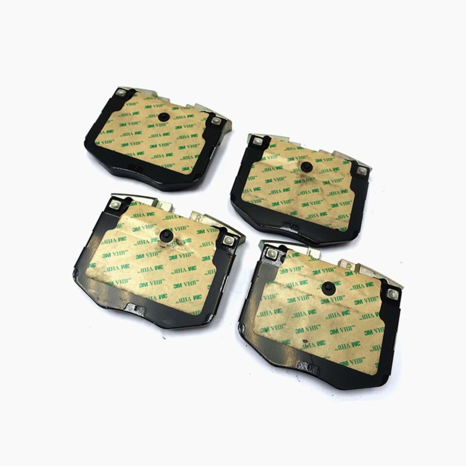 FREN BALATASI ÖN BMW G20-G21-G30-G31-6G32 GT-7G11-G12-8G14-G15-G16-X3 G01-X4 G02-X5 G05-X6 G06-X7 G07-Z4 G29 17> (CİVATA TAKIMLI)