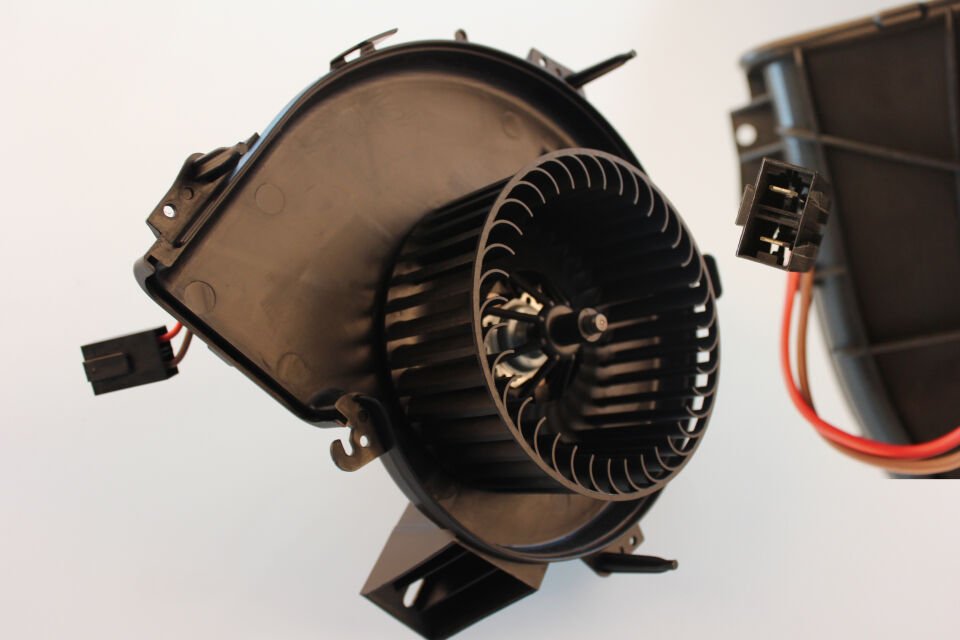 KALORİFER MOTORU CORSA C 00> COMBO 00> TIGRA B 04> 147x59MM (KABLOLU)