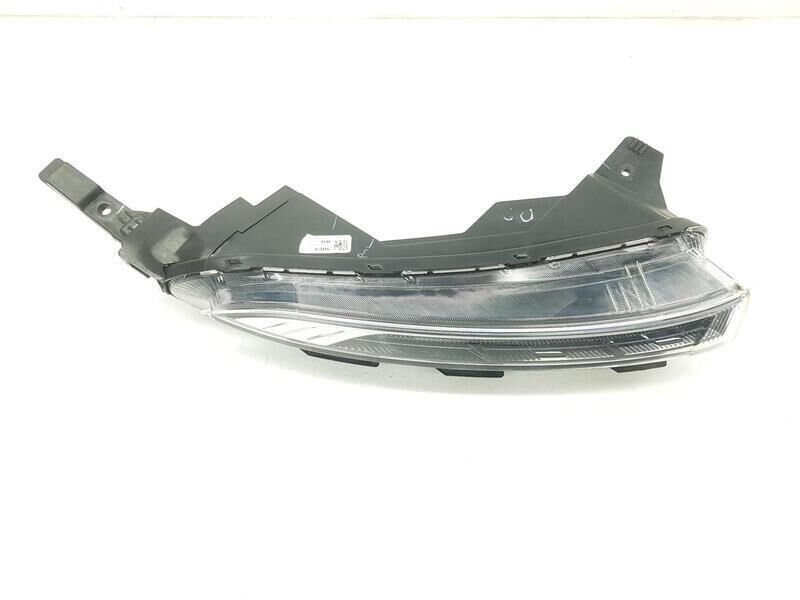 SAĞ GÜNDÜZ FARI - OEM 92208Q0500